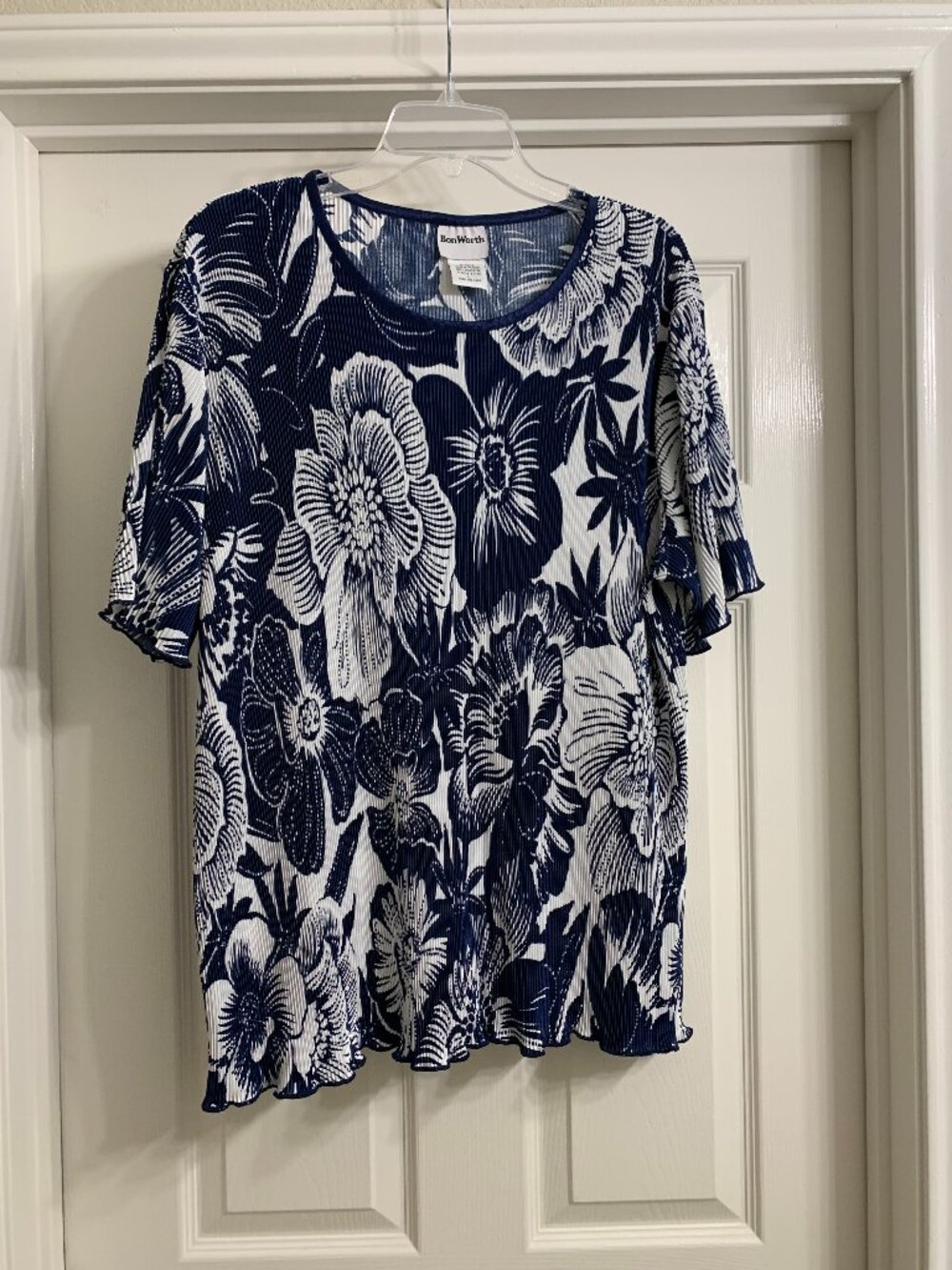 Bon Worth Women's Navy Blue and White Blouse, Size Large
